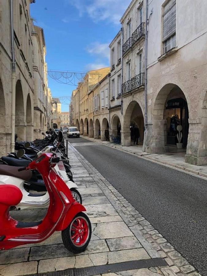 Terra Studio Cosy Et Calme Proche Du Centre Avec Parking Tv Et Wifi لا روشيل المظهر الخارجي الصورة